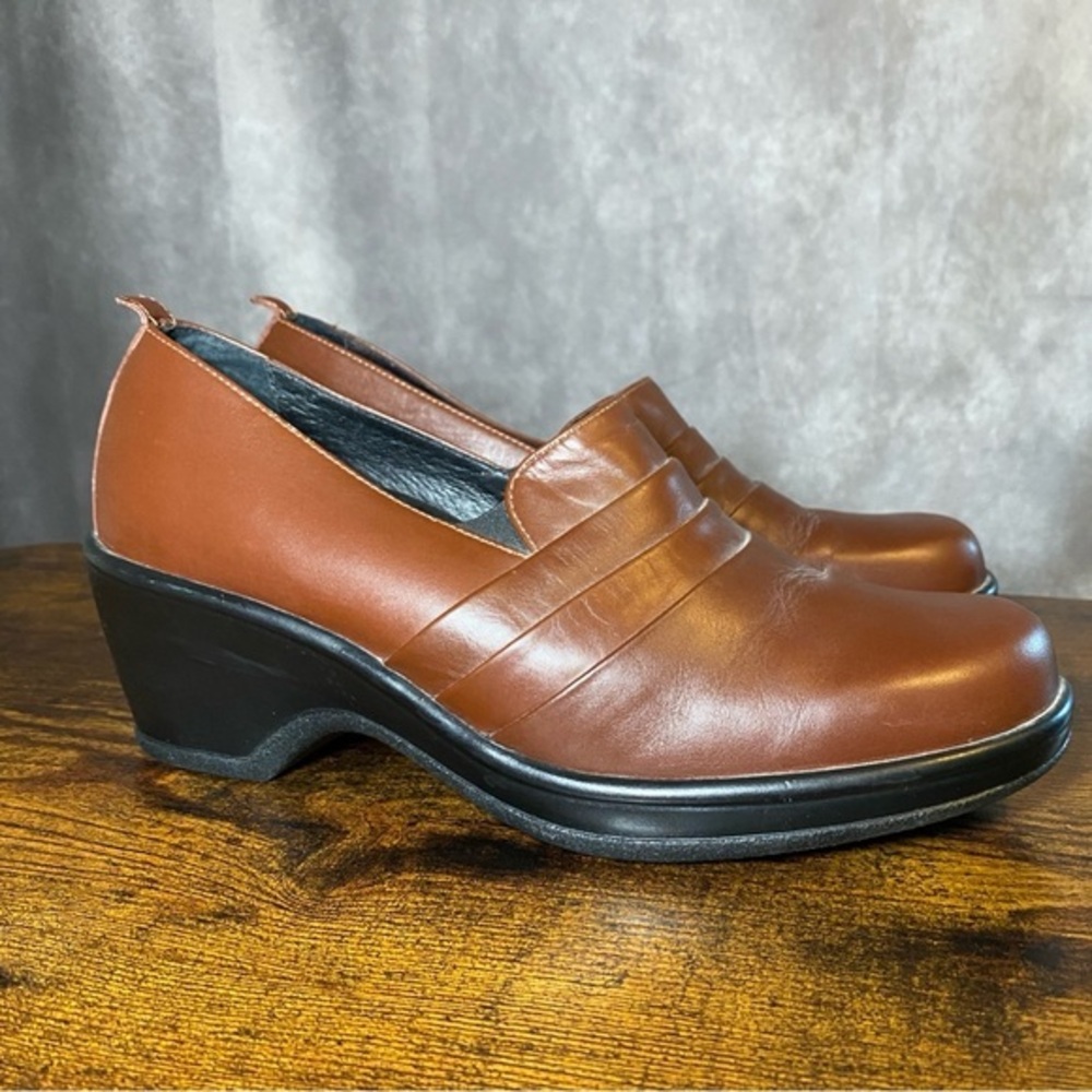 Dansko Brown Leather Pleated Slip On Shoes Clogs 40 Brown Professional Nursing
